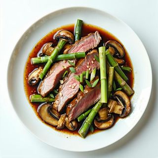 Filetto di maiale con bambù e funghi cinesi