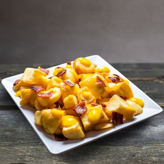 Patatas cheddar y bacon grandes