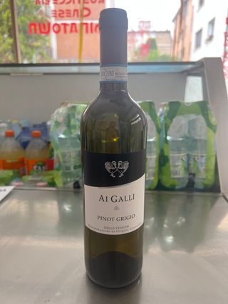 Vino bianco in bottiglia