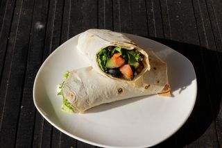 Салат "Греческий" в лаваше (1 пор.)