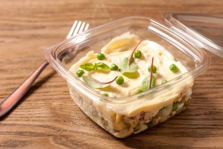 Салат Олив’є з куркою (300г)