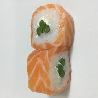 Rollito salmón, espárragos con queso (8 uds.)