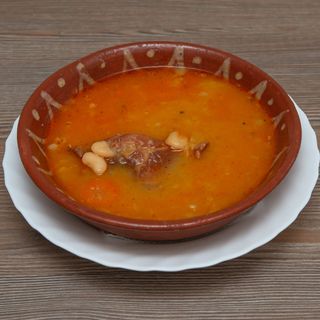 Čorbast pasulj sa dimljenim rebrima