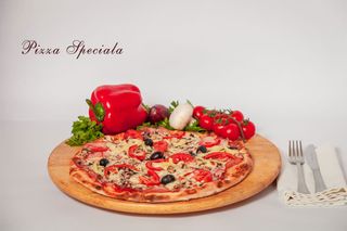 Pizza speciala﻿