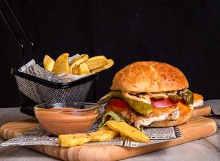 Пилешки бургер