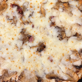 Mezza teglia Funghi e Salsiccia base bianca - per 2 persone (circa)