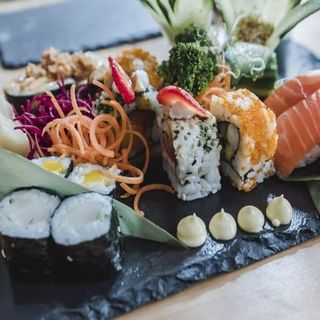 Variado sushi (para 1 persona)