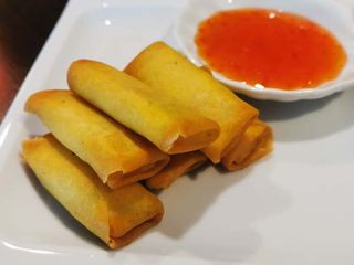 1. Roladki wiosenne z warzywami 6szt