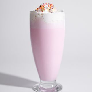 Клубничный милкшейк (350 мл.)