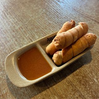 Tequeño com molho de francesinha