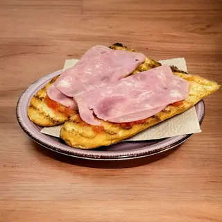 Tostadas de pan con jamón york