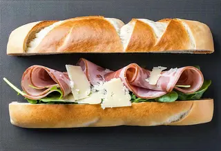 5. Bresaola Lazzeri punta d'anca rucola e scaglie di grana