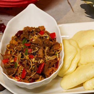 Говядина с пампушками