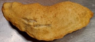 Pizza fritta napoletana