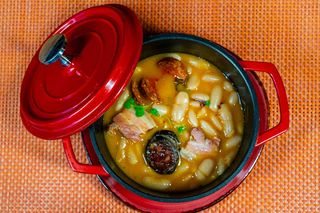 Fabada Asturiana Con Su Compango