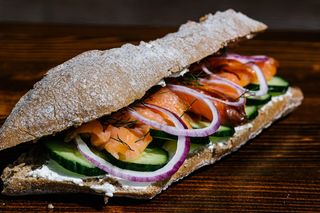Сандвич със сьомга