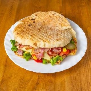 Pileći file sa sirom i slaninom