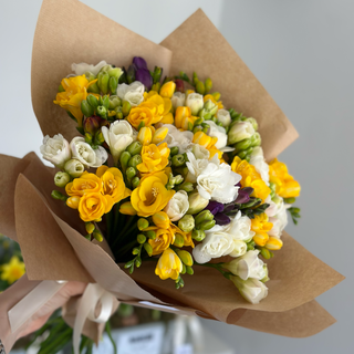 Buchet 45 frezii mix