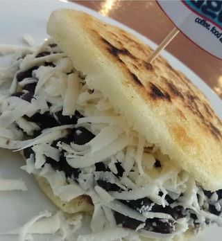Arepa De Dominó