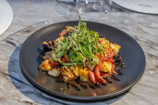 აზიური სალათი ბადრიჯნით