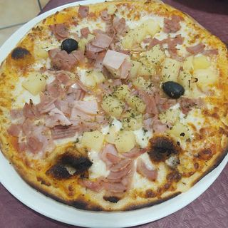 Pizza Tropicana (28 Cm.)