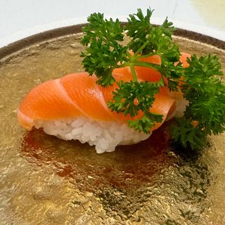 113. Nigiri Sake 2 pezzi