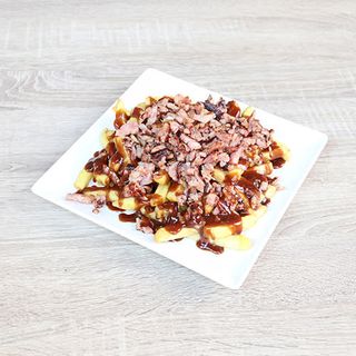 Patatas Dobles Clásicas Con Bacon Gratinado Y Salsa Barbacoa