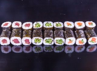 Хосoмаки комбо сет (18бр-375г)