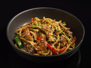 Удон с говядиной (370г)