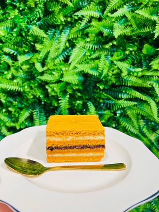 Prăjitură cu foi de bulion și cremă de griș de post