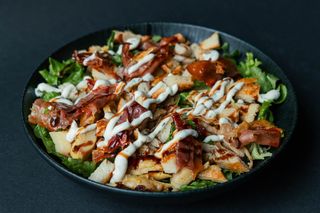 Pileća Caesar salata