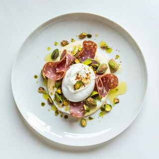 Sassolini Etnei... pistacchio e burrata