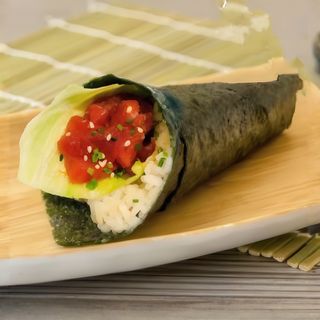 114. Temaki De Spicy Tuna (1 Ud.)