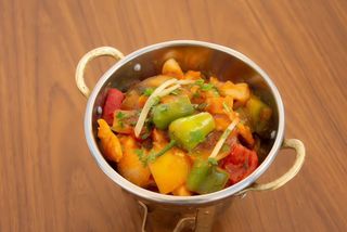 38 Pollo con salsa Picante de Ajo/Garlic Chili Chicken