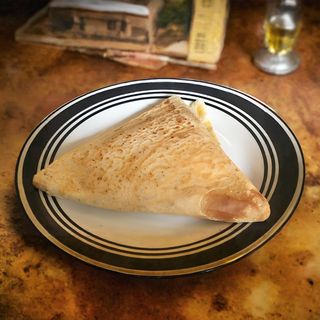 Palačinka sa vratom i kačkavaljem