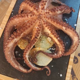 Pulpo A La Brasa