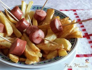Wurstel e patatine fritte