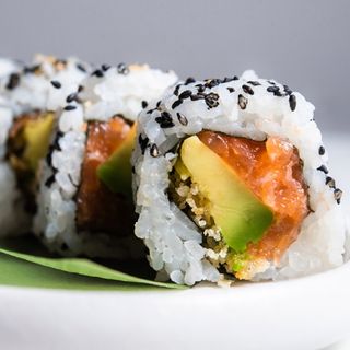 68 Spicy Salmón Crunch