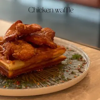 CHICKEN WAFFLE