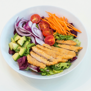 ENSALADAS DE CRISPY POLLO