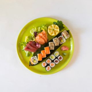 Sushi Bandeja 23 (22 pzs.)