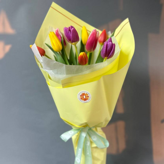 Букет из 9 тюльпанов микс