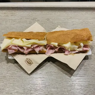 Coca De Folgueroles Gran Pernil Dolç I Formatge