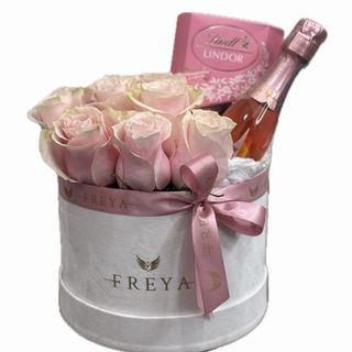 Cutie mica cu 7 trandafiri Pink Mondial spumant si ciocolata