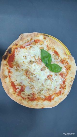 Pizza Tonno e Cipolla speciali single Ø32cm