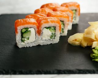 Рол Філадельфія з лососем (290 г)