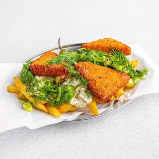 FRYTKI ZE SMAŻONYM SEREM