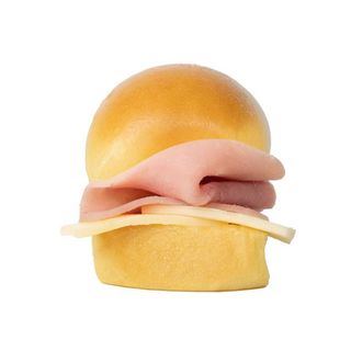 96. Jamón cocido, queso madurado y mantequilla
