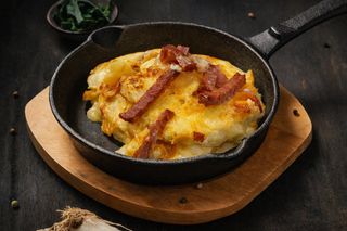 Cartofi cu ceddar si bacon