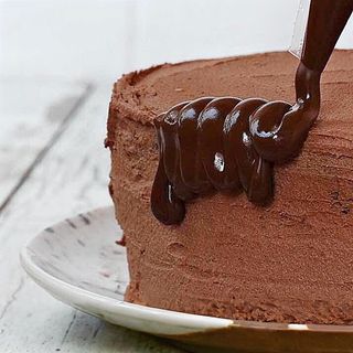 Pastel de triple chocolate